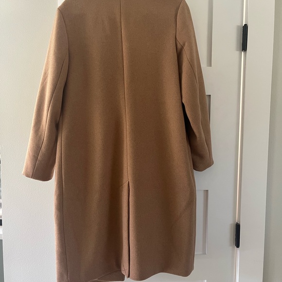 Abercrombie & Fitch dad coat in camel. NWT - Picture 3 of 7